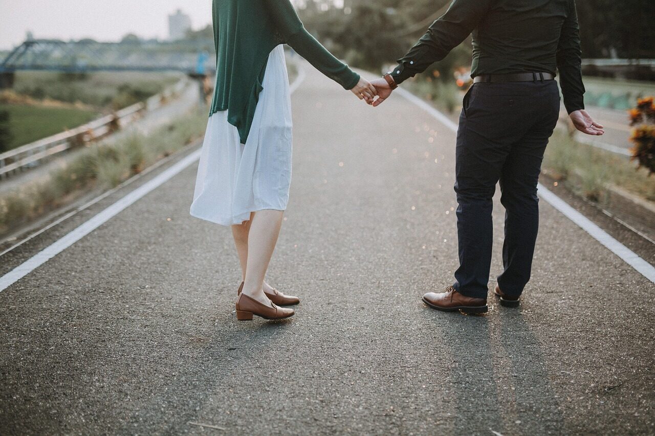 結婚相談所の無料カウンセリングで話をするイメージ